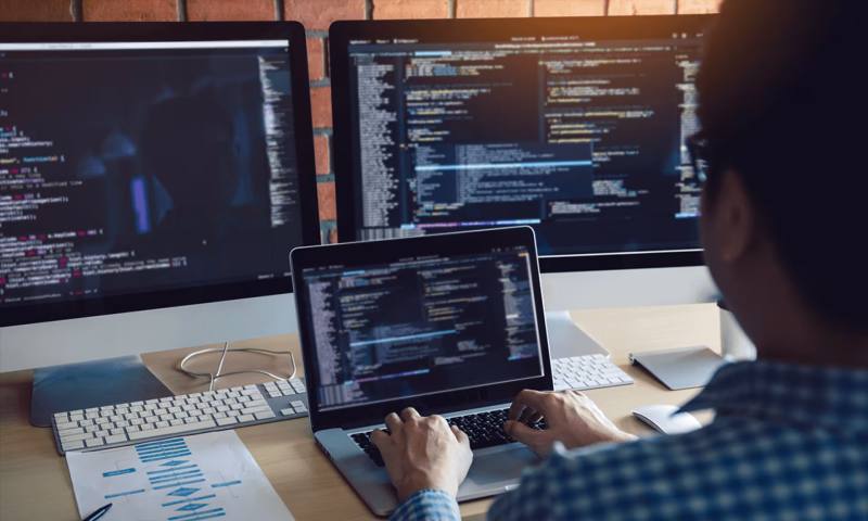 数据科学选型：R与Python如何赋能孙吴县网站建设？